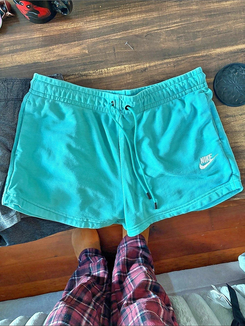 Nike Sportswear Phoenix Fleece Mid-Rise Shorts medium